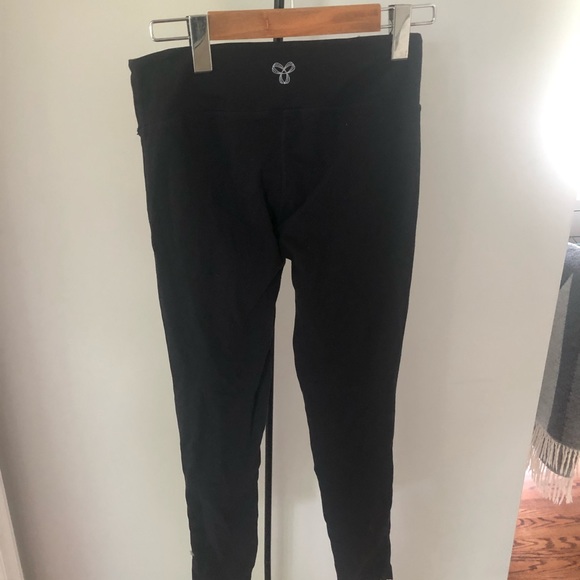 TNA Leggings - Picture 2 of 2